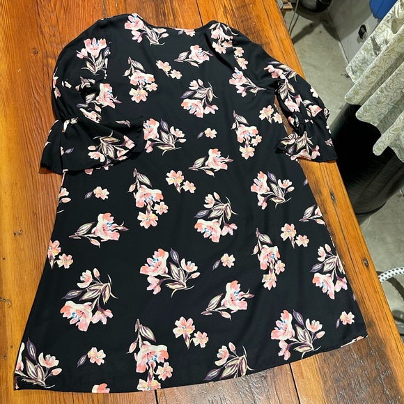 Peach Love California Dress, Black & Floral, Women's Small - Picture 3 of 8